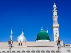 عکس زیبا از گنبد سبز مسجدالنبی بر فراز مرقد پیامبر