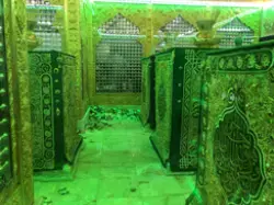 عکس از داخل ضریح عسکریین و هر 4 مقبره ی آن